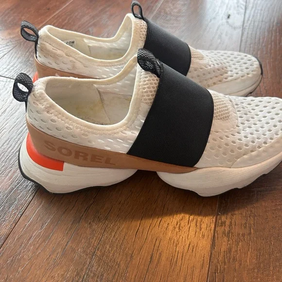 Sorel Women's Kinetic Impact Strap Sneakers Black/White Shoes Size 6 - Picture 3 of 9